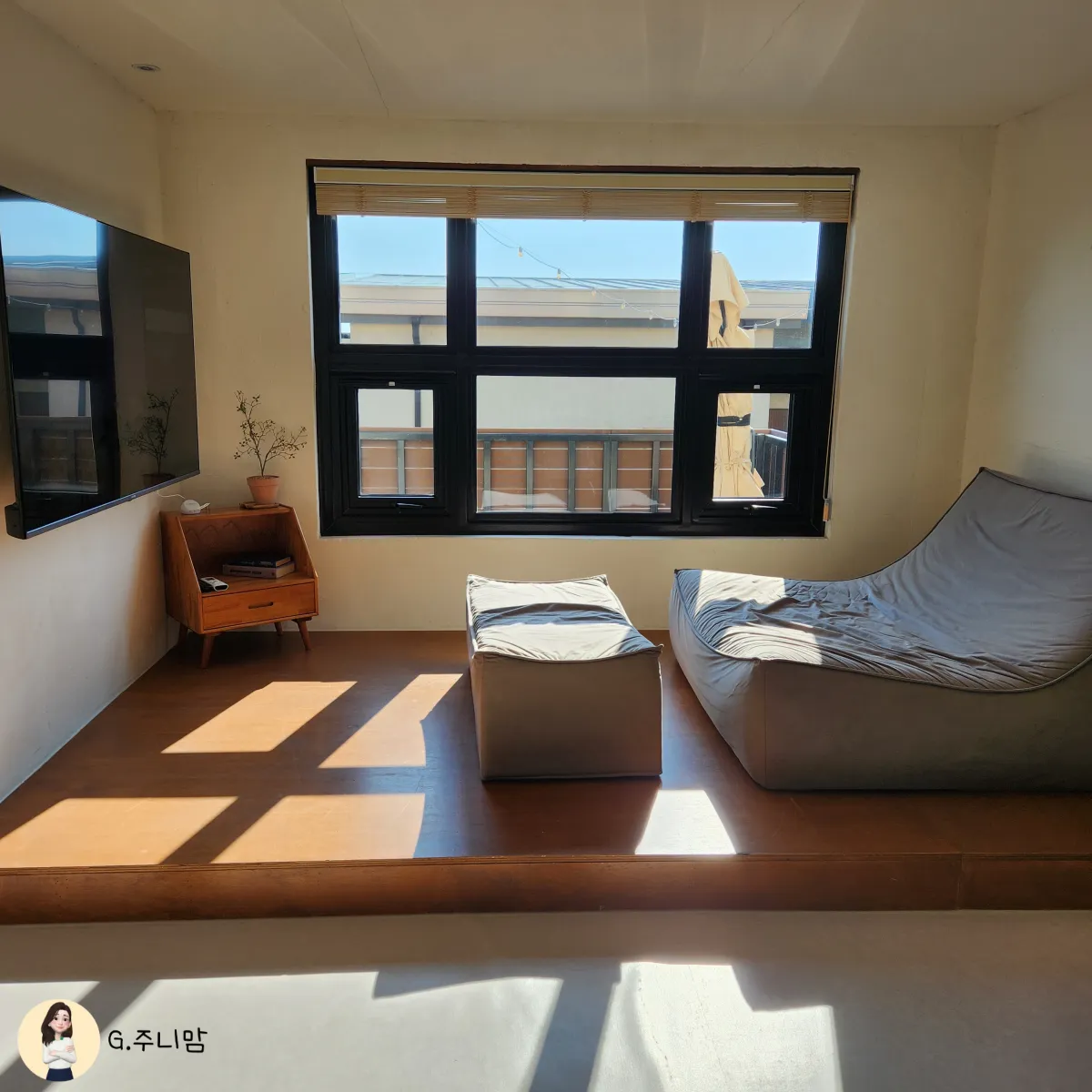 풀빌라봄날-1층-거실사진