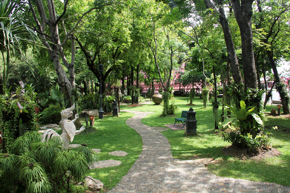 에라완 박물관 산책로