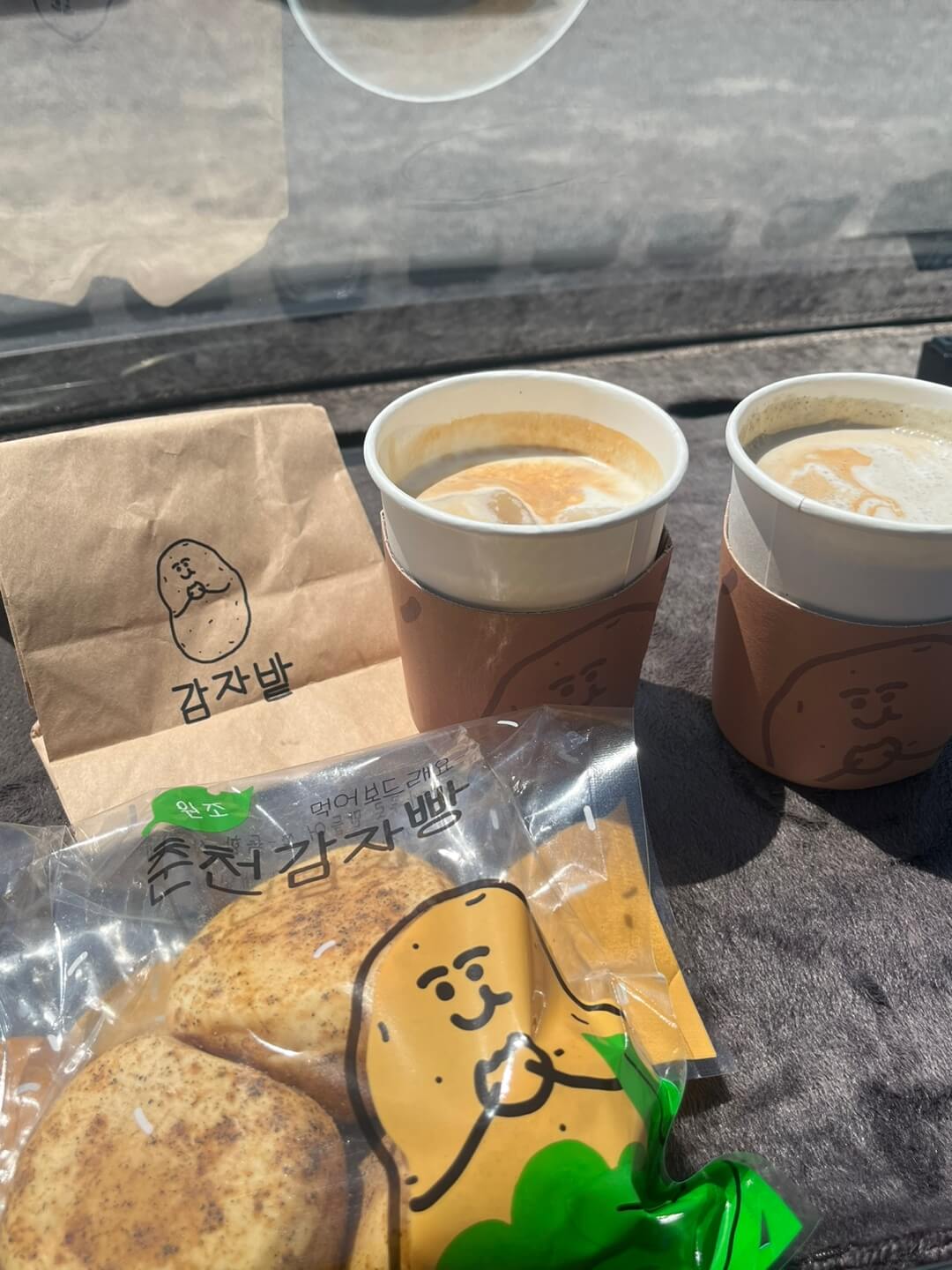 춘천-감자밭-카페-감자빵-감자라떼-서리태라떼
