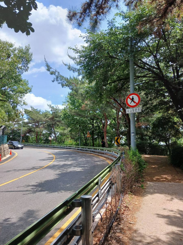 인왕산 도로