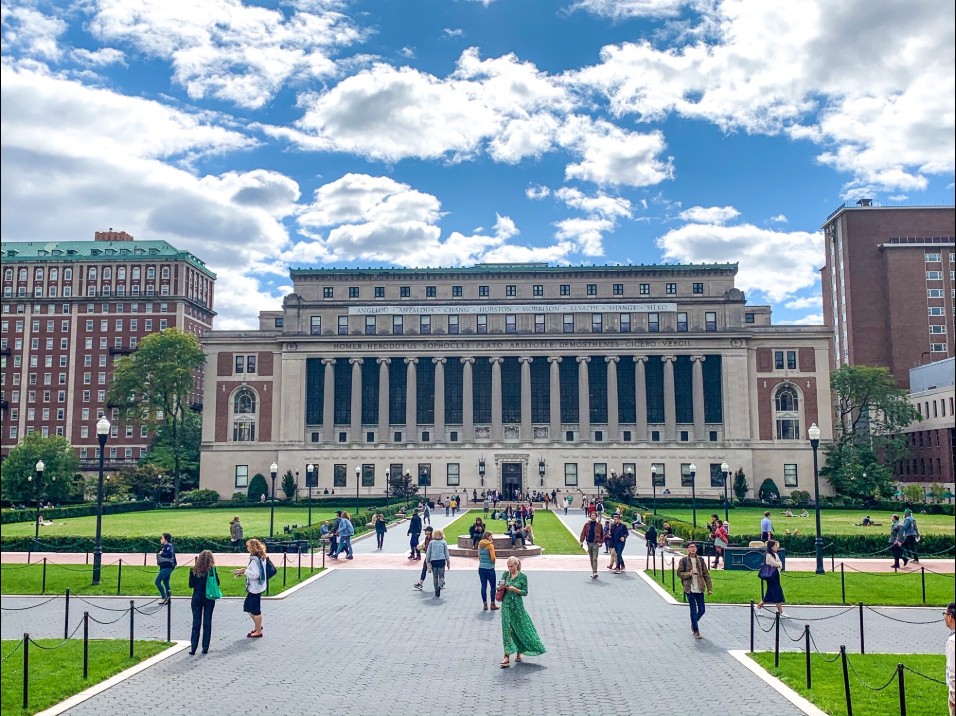 미국 대학교 정문 사진