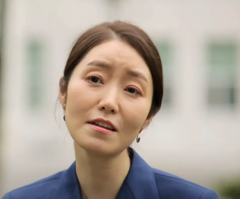 국회의원 인터뷰 사진13.webp