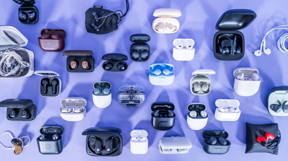 2024년 최신 무선 이어폰 비교: 에어팟, 갤럭시 버즈, 소니 WF-1000XM4 등 다양한 모델의 음질과 배터리 성능 분석