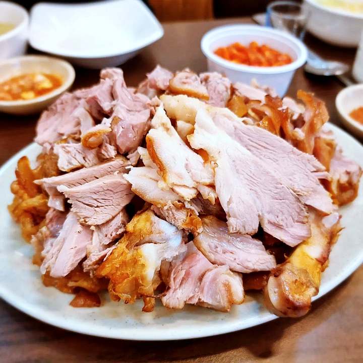 6시내고향 강원 춘천 족발 고향정가게 고향노포 왕족발 매콤 비빔국수 잔치국수 맛집 오늘 방송 추천