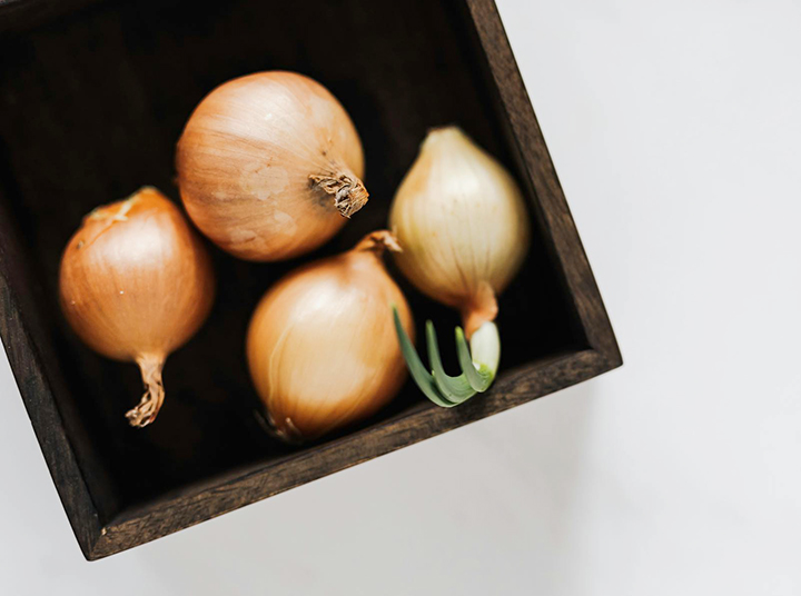 상자에-담긴-양파