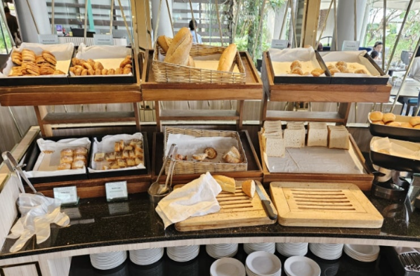 방콕 차트리움 리버사이드 조식