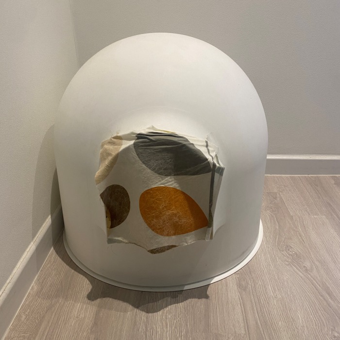 돔모양의 흰색 고양이 화장실