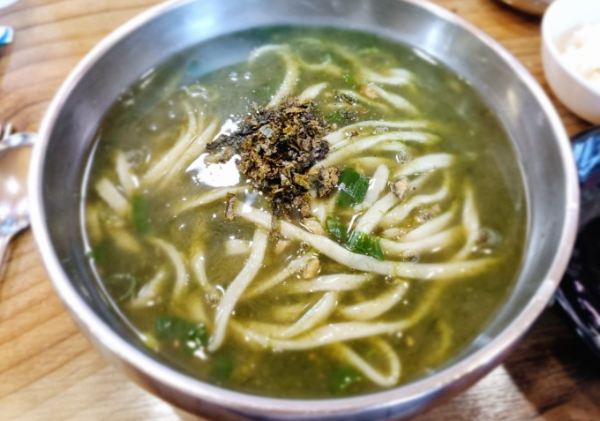 옥돔식당 보말칼국수