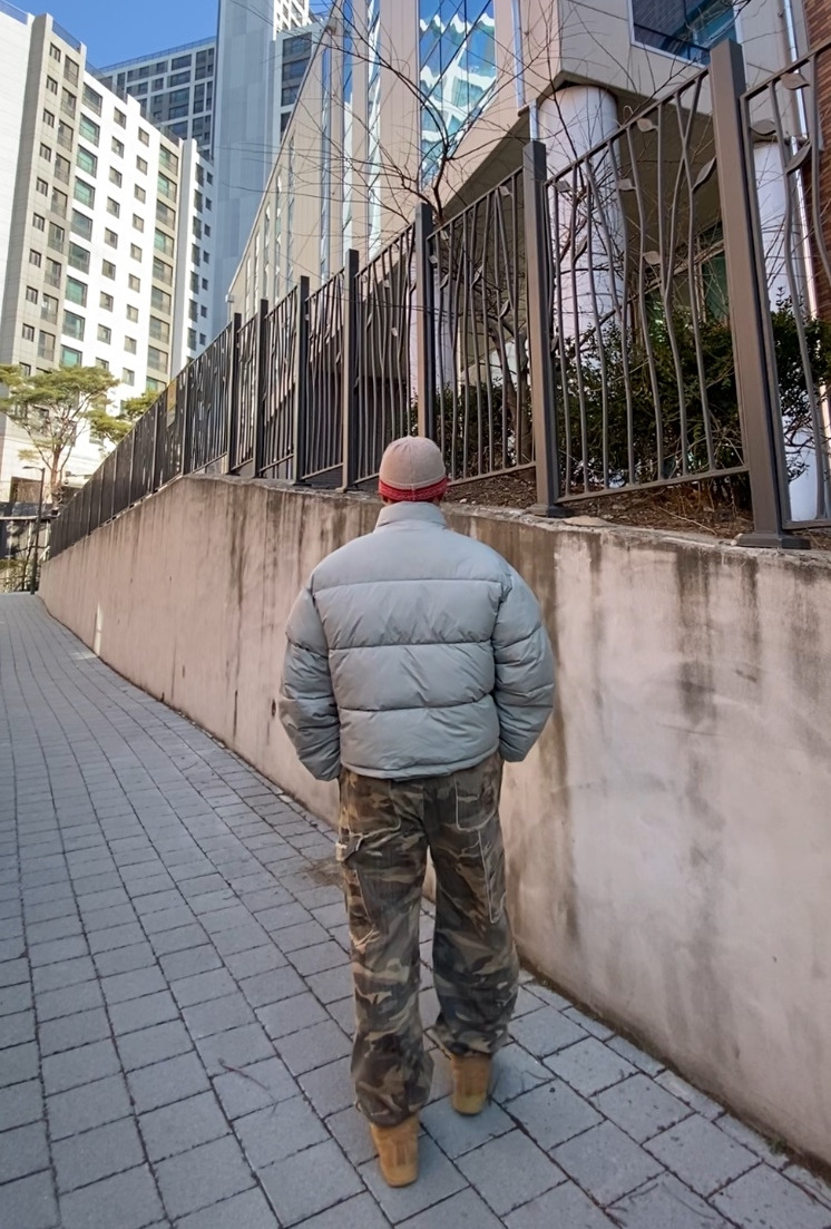 데일리룩('26. 3. 7.)오가프 노르딕패턴 빈티지 울 니트 비니, 세컨모놀로그 더블어드저스트버튼 숏 패딩 점퍼, 테이크이지 카모 카모플라쥬 팬츠, 나이키 에어포스 미드 된장 1