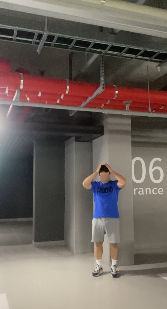 데일리룩(오뭘입)강경원 레전드티셔츠 블루, 무탠다드 스웨트쇼츠 그레이, 나이키 크루삭스, 뉴발란스 ML615NBS,빈티지패션, 데일리룩, 남자데일리코디, 남자데일리패션, ootd