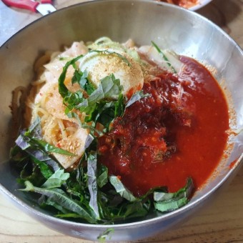 닭수육 밀면 온면