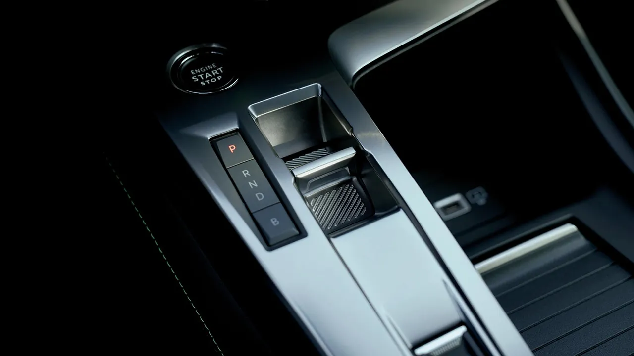 2025 푸조 308 스마트 하이브리드 차량 정보 이미지