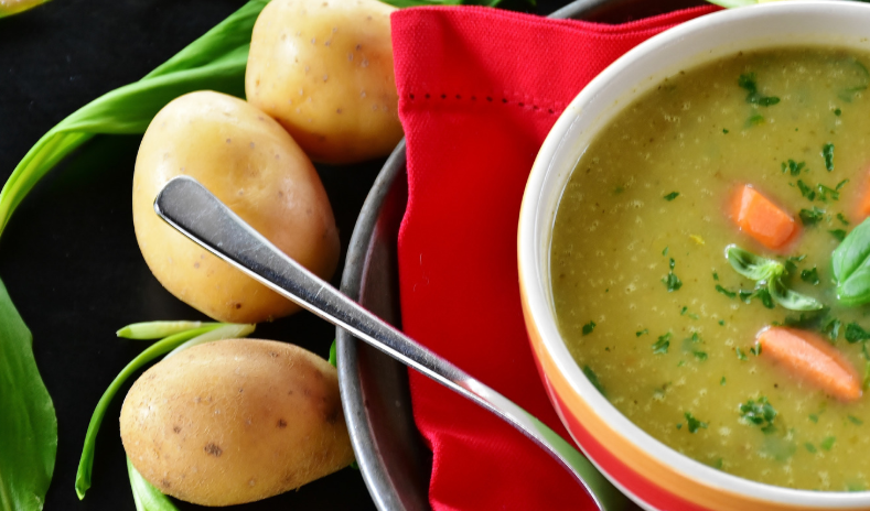 케일을 넣은 감자스프