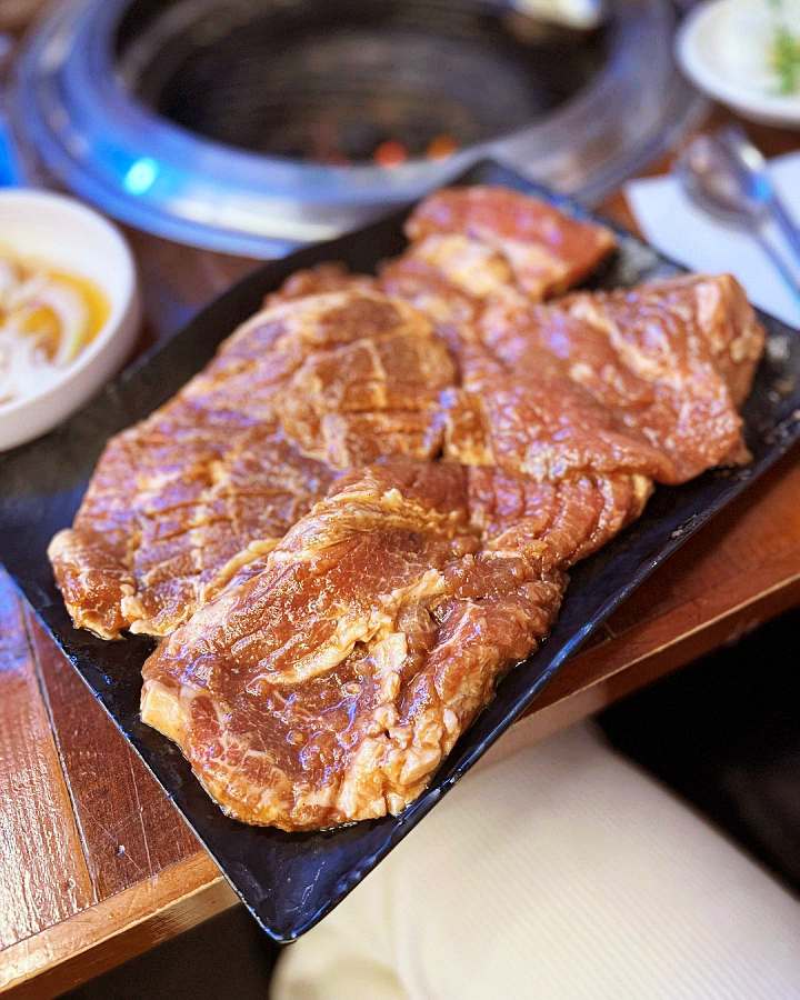 1++ 한우가 한가득 소고기 국밥 양념 돼지갈비 6천원 한우국밥 경복궁역 인왕산 맛집 추천 생방송투데이 맛있GO 싸다GO