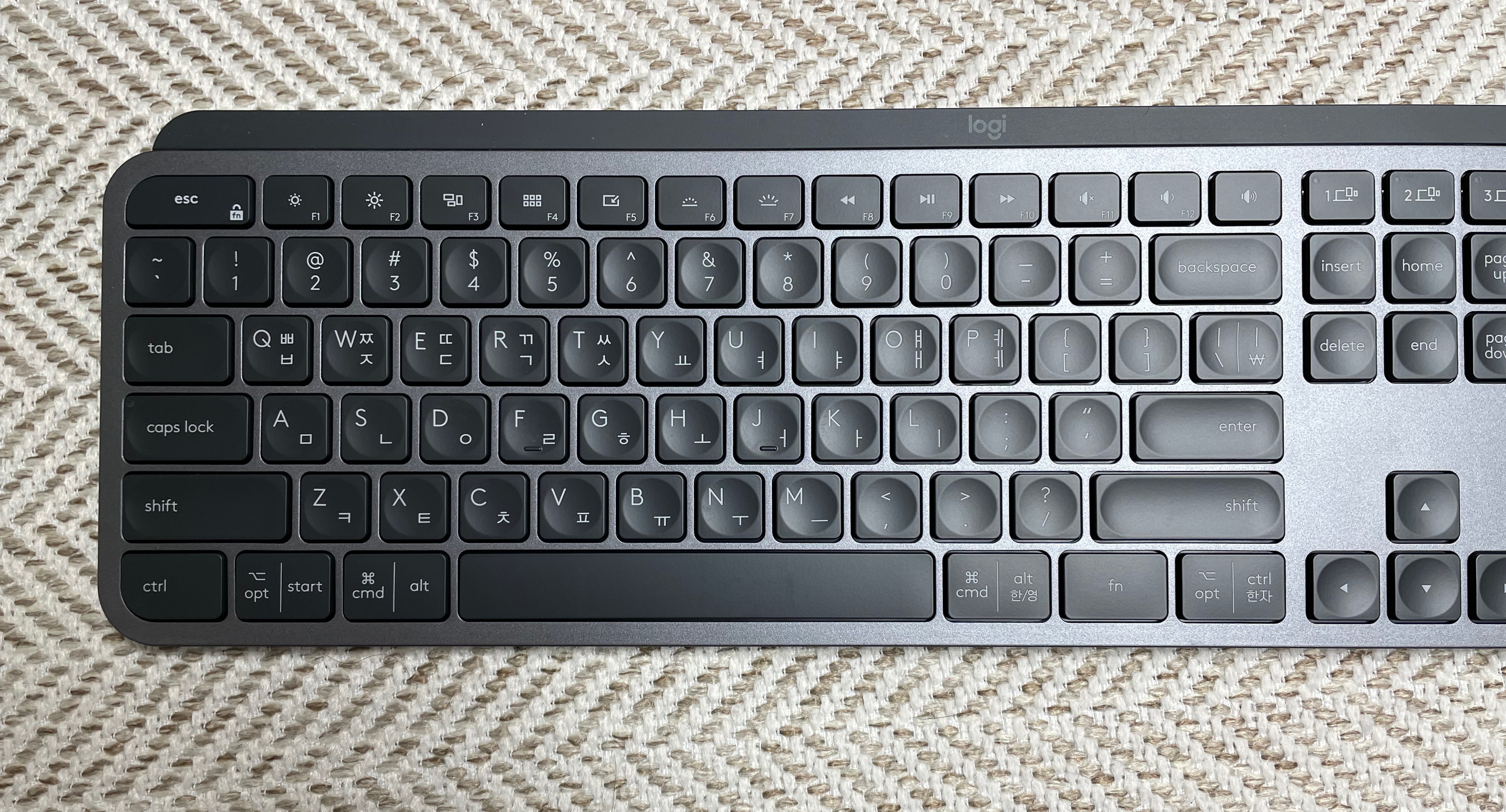 로지텍 mx keys 키보드 스페이스바 길이