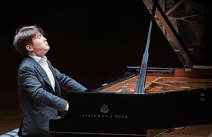 피아니스트 조성진 연주