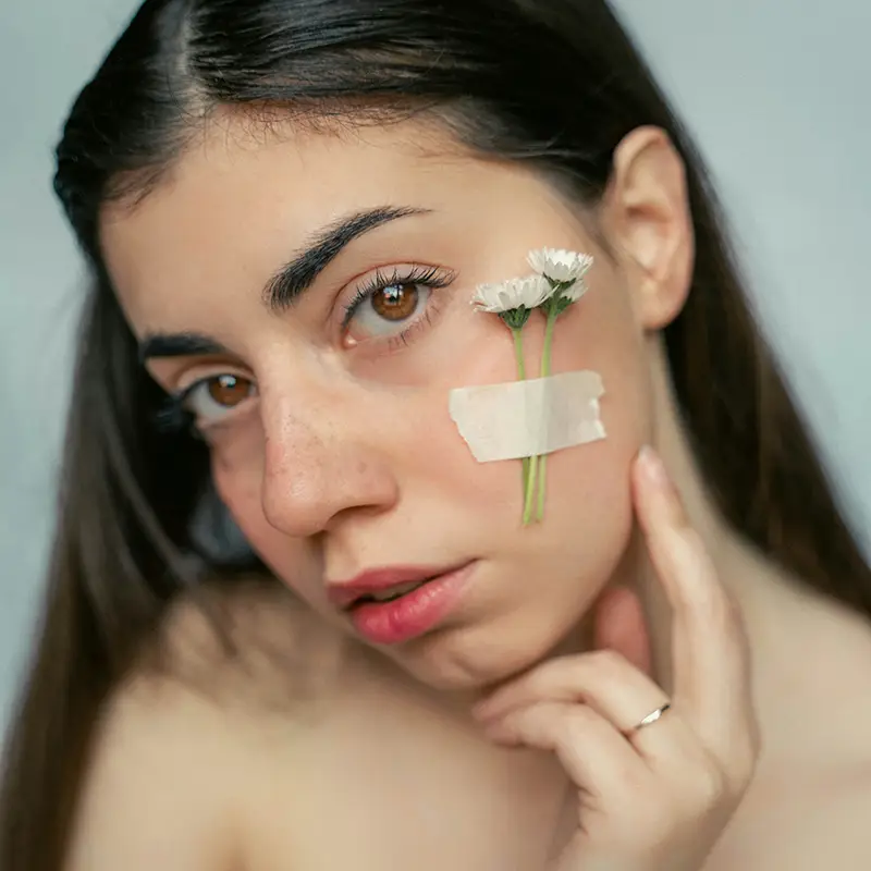 피부노화 걱정 NO! 50대 중년 여성의 빛나는 피부 루틴 비결