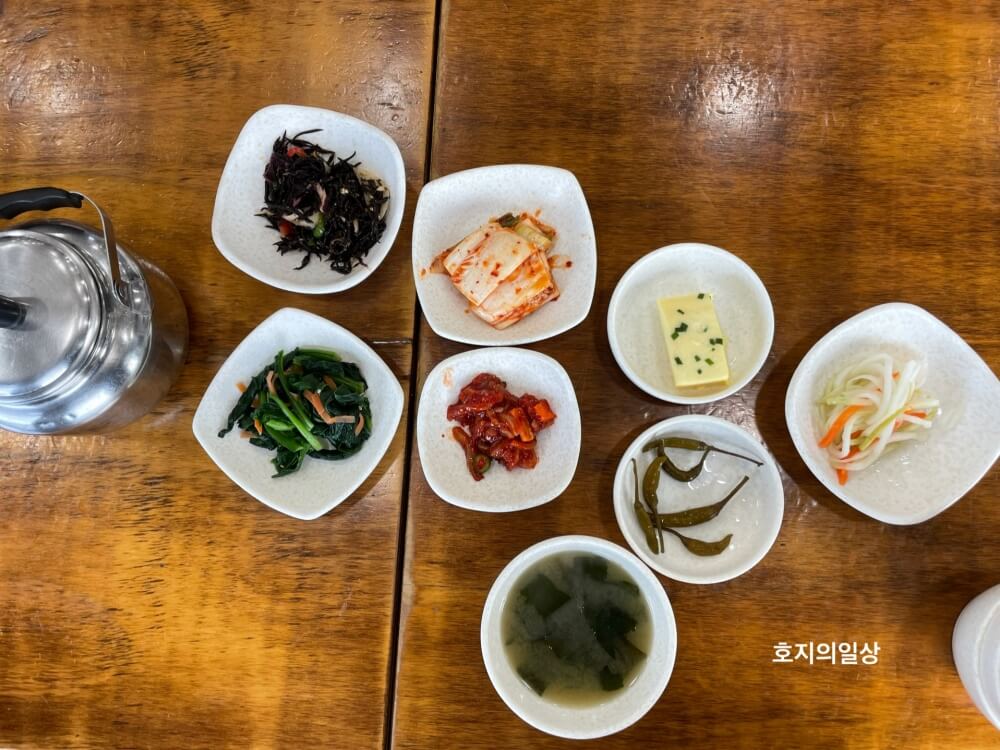 제주 구좌 전복 맛집 명진전복 - 기본찬 구성