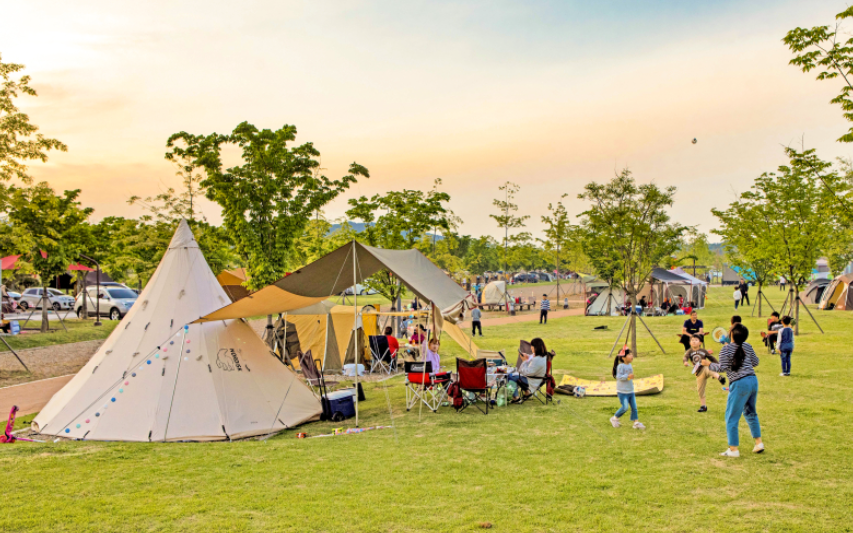 구미 오토캠핑장 잔디밭