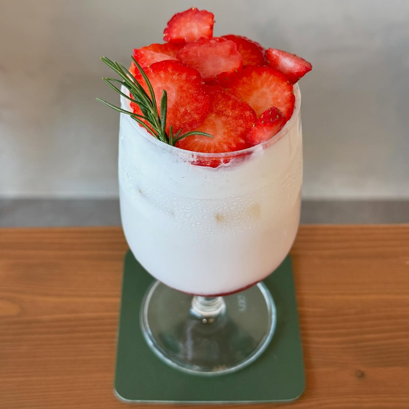 딸기와 함께라면 모든 것이 용서 된다