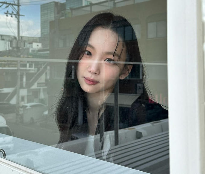 배우 진기주 사복