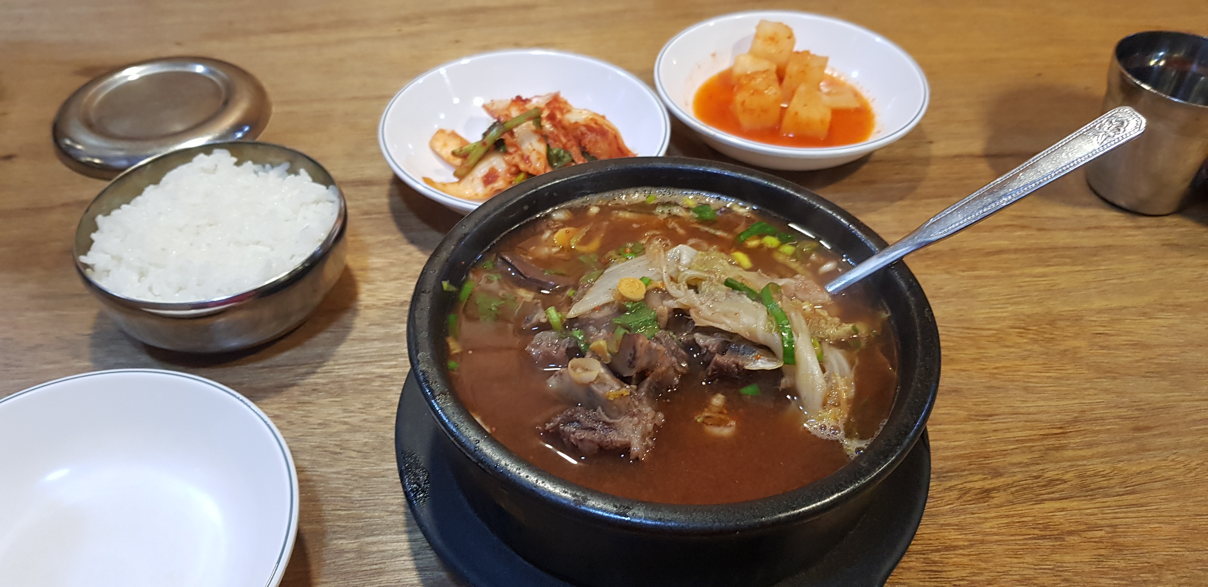 국밥 참 맛있는 집, 서울에서 가장 인기 있는 맛집은?