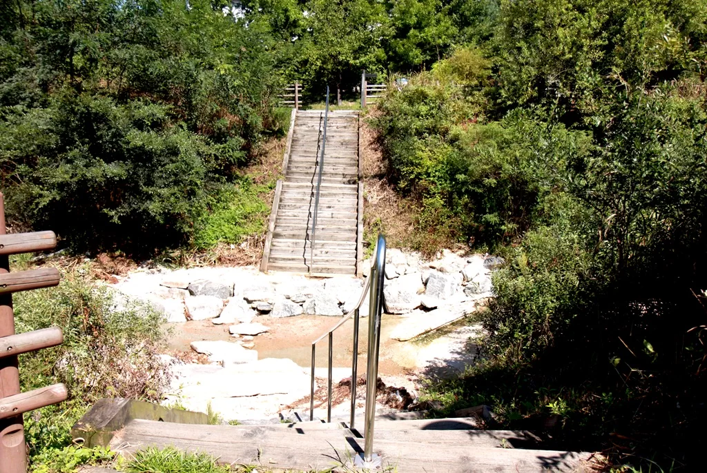 서울둘레길 1코스 수락산 초입 오르막 입구 사진 입니다.