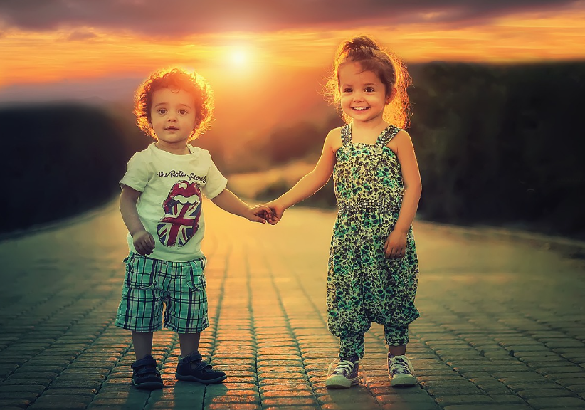 어린이 두뇌 발달을 돕는 최고의 교육 앱 & 교구 추천