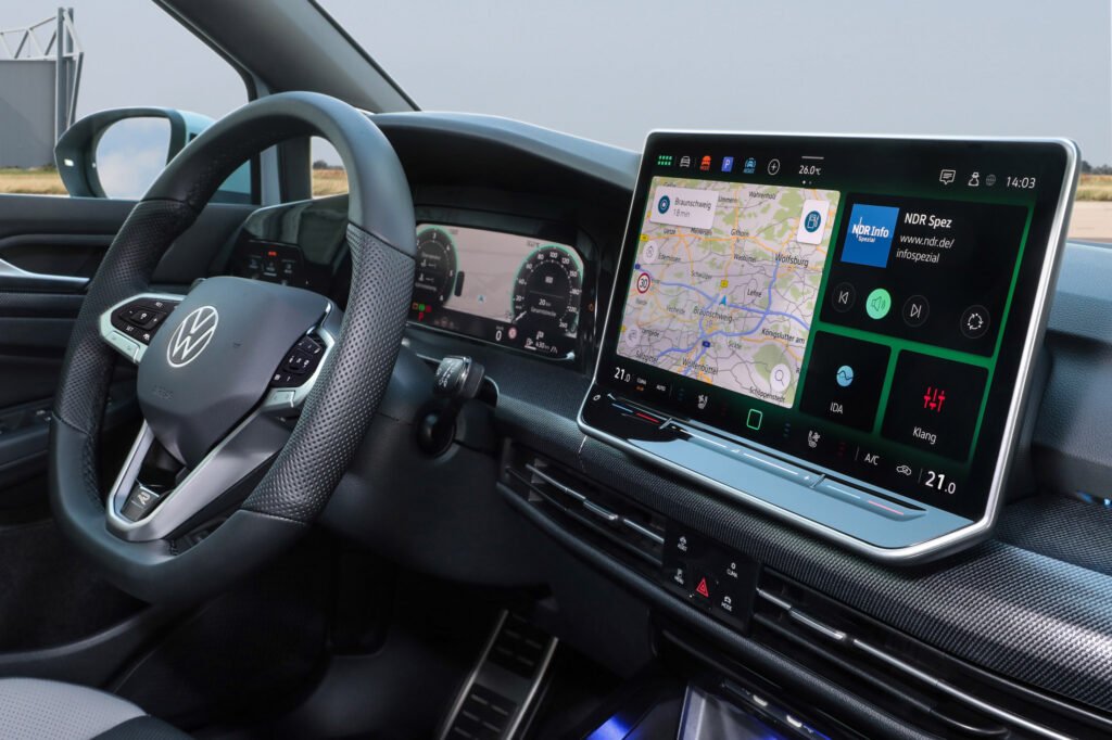 폭스바겐 골프 8세대 페이스리프트 디자인 실내 제원 성능 옵션