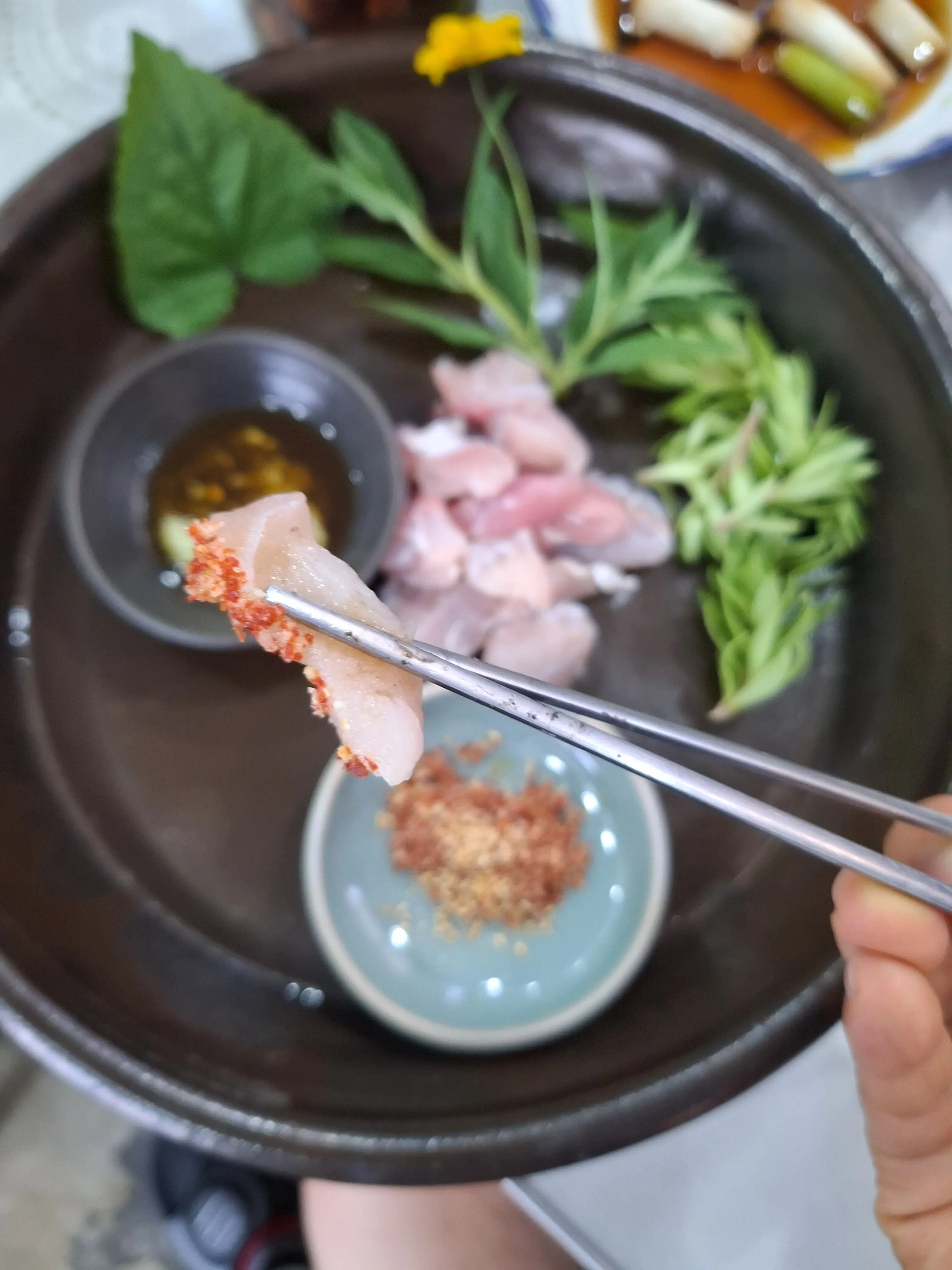 홍어에 깊은 맛은 소금고추가루에 찍먹하기가 기막힘
