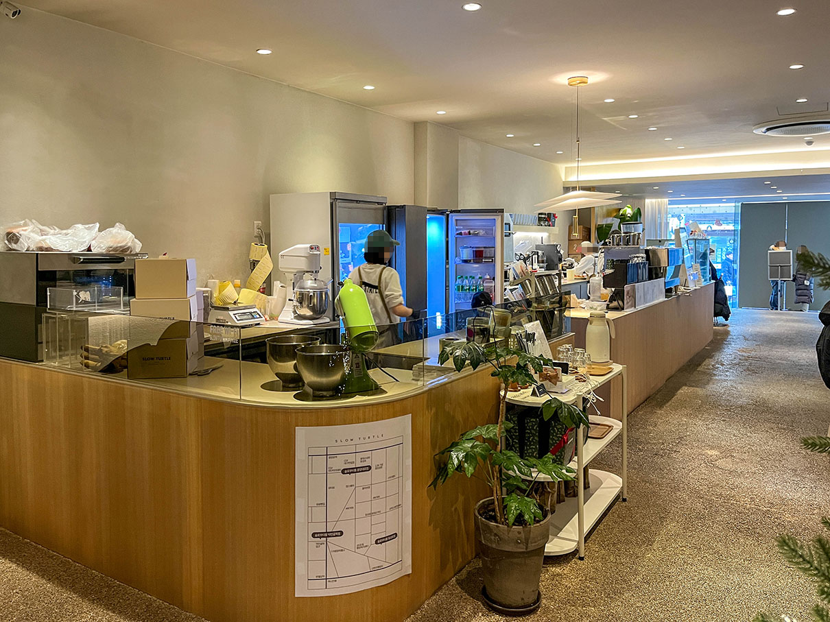 슬로우터틀 동성로점 내부