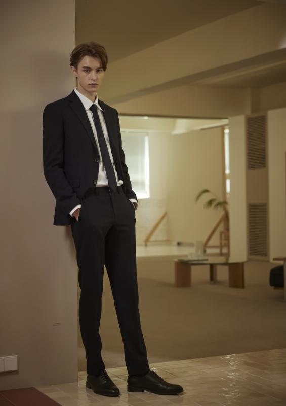 INTERMEZZO 23FW 울 블렌드 컴포터블 수트 네이비체크