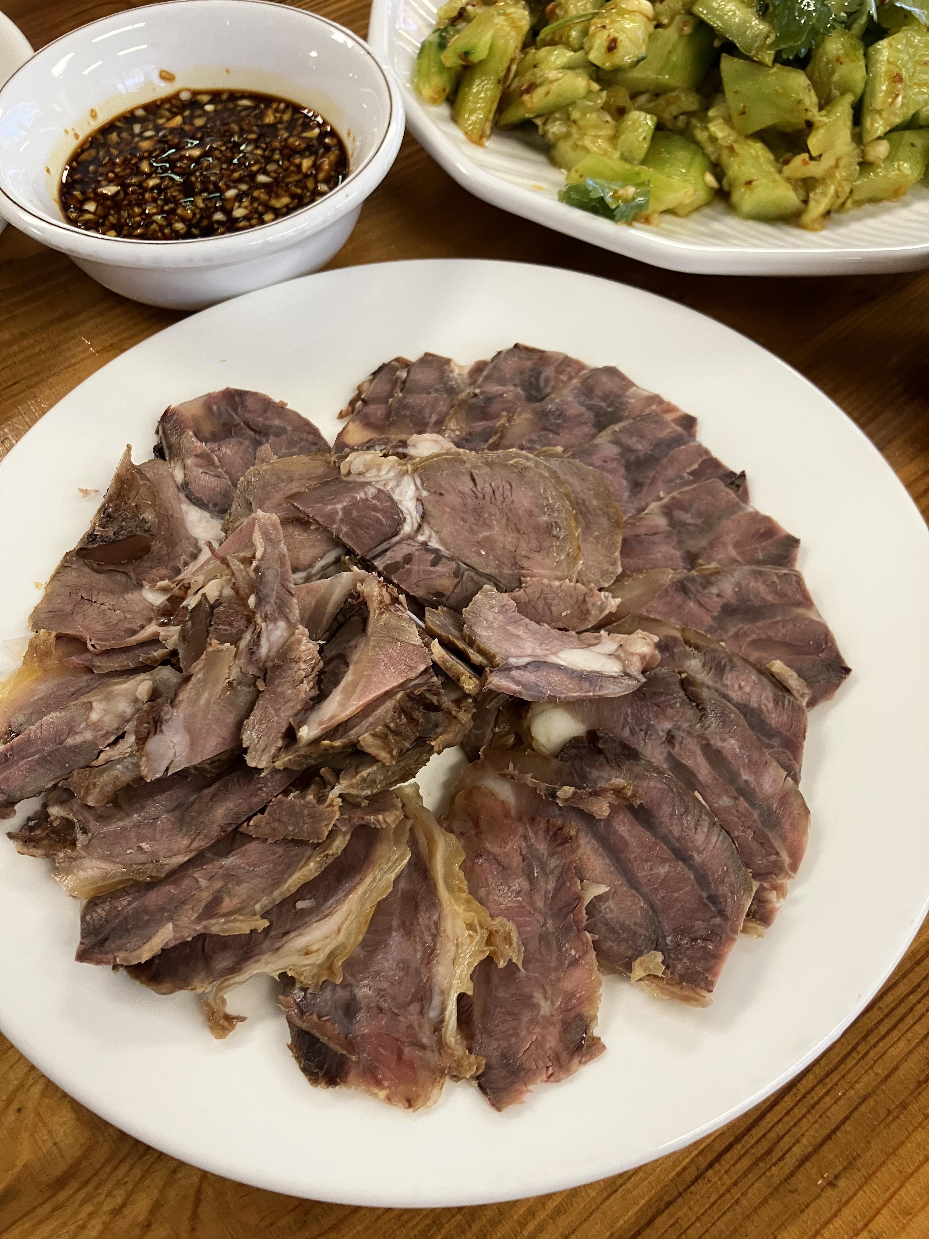 편육