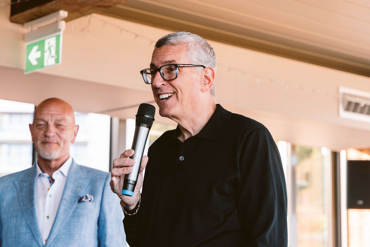 시즌 종료 행사에서 팬들과 적극적으로 소통하는 짐 프레볼라