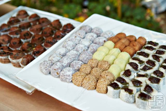 뷔페음식 단가순위 재사용 떡 케이크