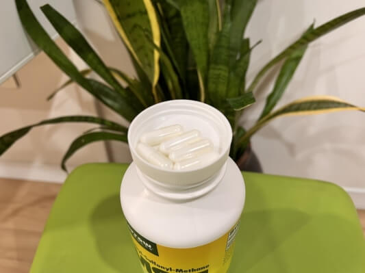 재로우 영양제 캡슐 사진