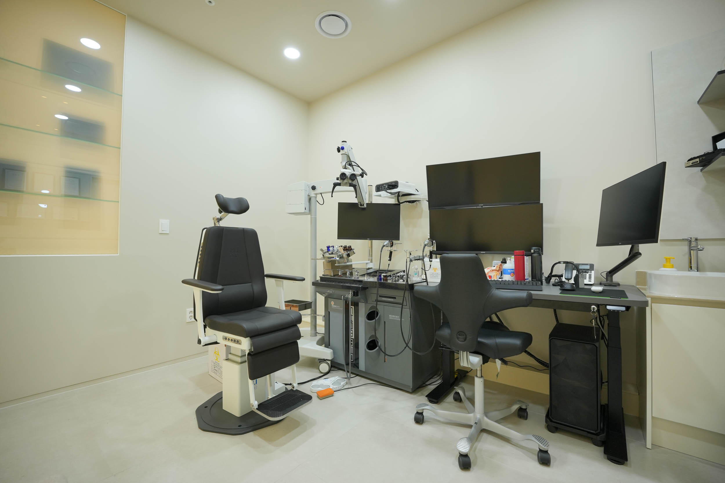 두리이비인후과 진료실