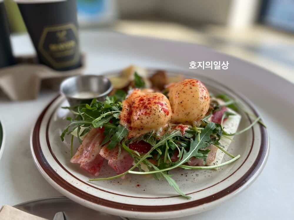 수원 브런치 카페 메이븐 - 에그 베네딕트