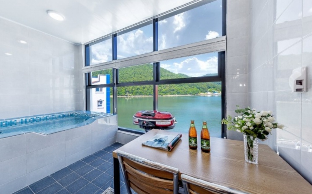 통영 스토리펜션 TS 202호 스파