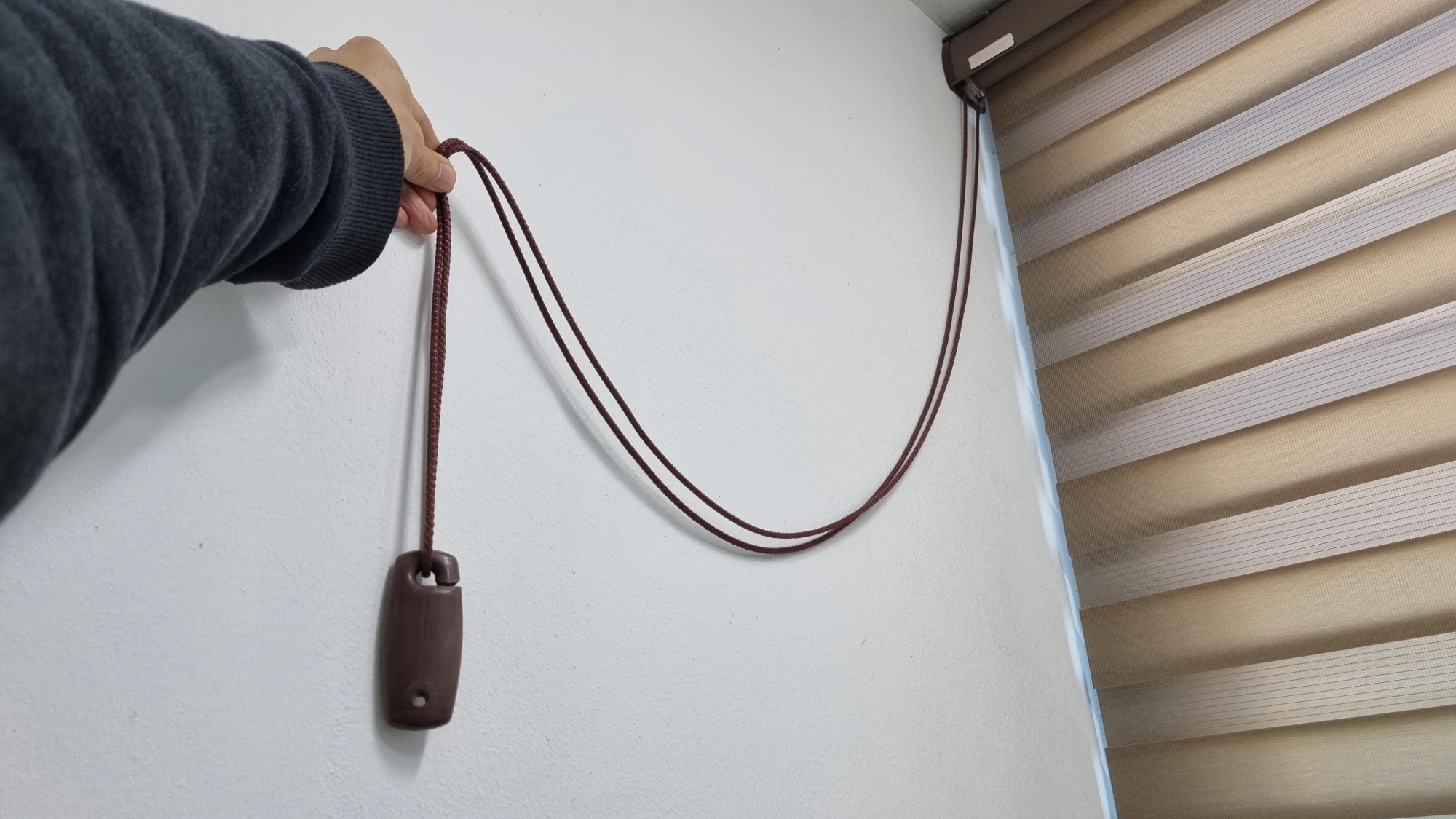 롤스크린 블라인드 줄 손잡이