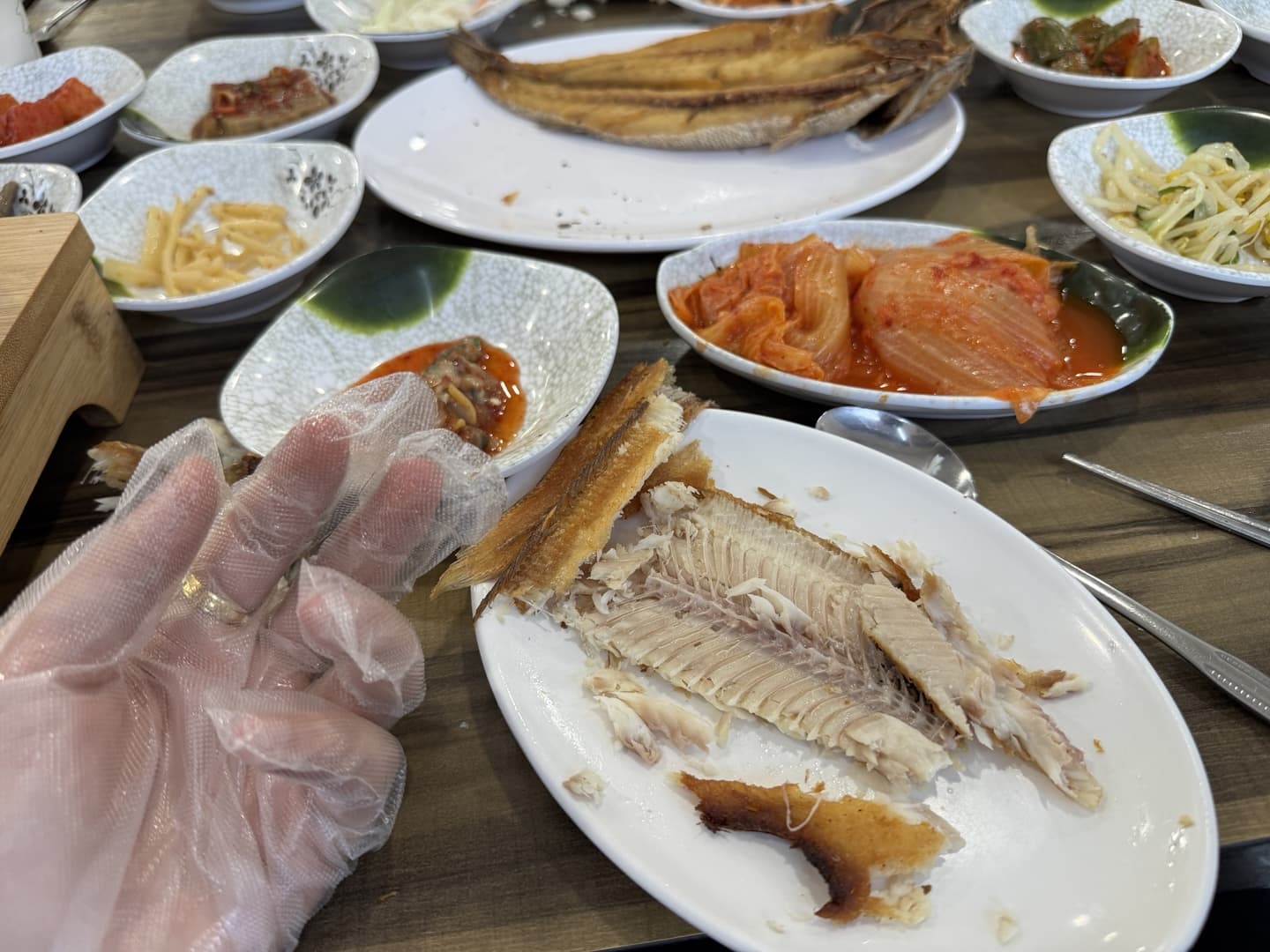 손으로 잡고 뜯는 서대구이