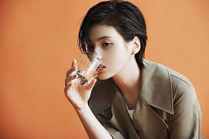 배우-김용지