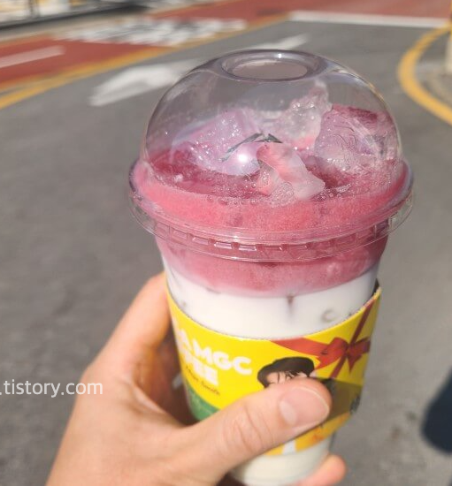 산타 닮은 이색적인 맛