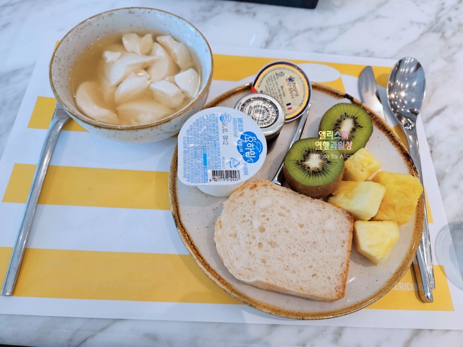르메르디앙 서울 명동 조식당 라팔레트 파리 후기