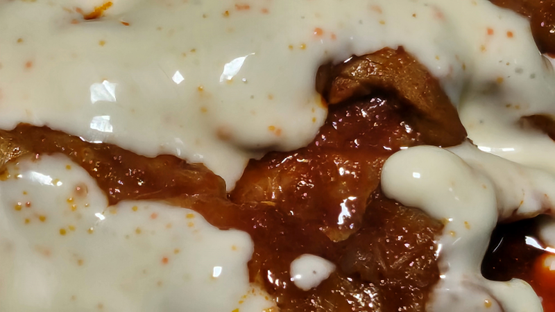 명랑마요 소스를 뿌려서