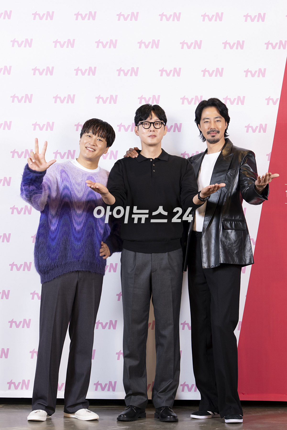 &#39;어쩌다 사장3&#39; 제잘발표회에 참석한 차태현&#44; 조인성&#44; 박병은 [사진=tvN]