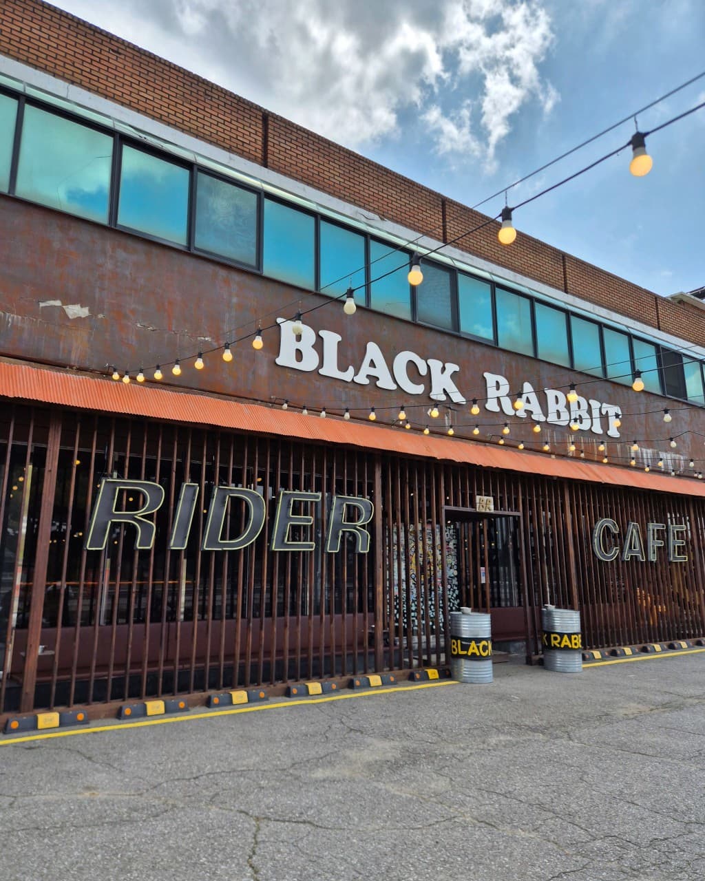 블랙레빗 라이더카페 – 포천 라이더들의 쉼터