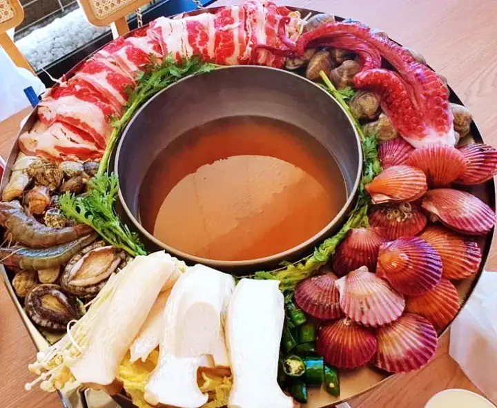 겨울엔 오감만족 오이도 맛집 추천 생방송투데이 꽃쟁반 해물칼국수 오늘방송 리얼 맛집