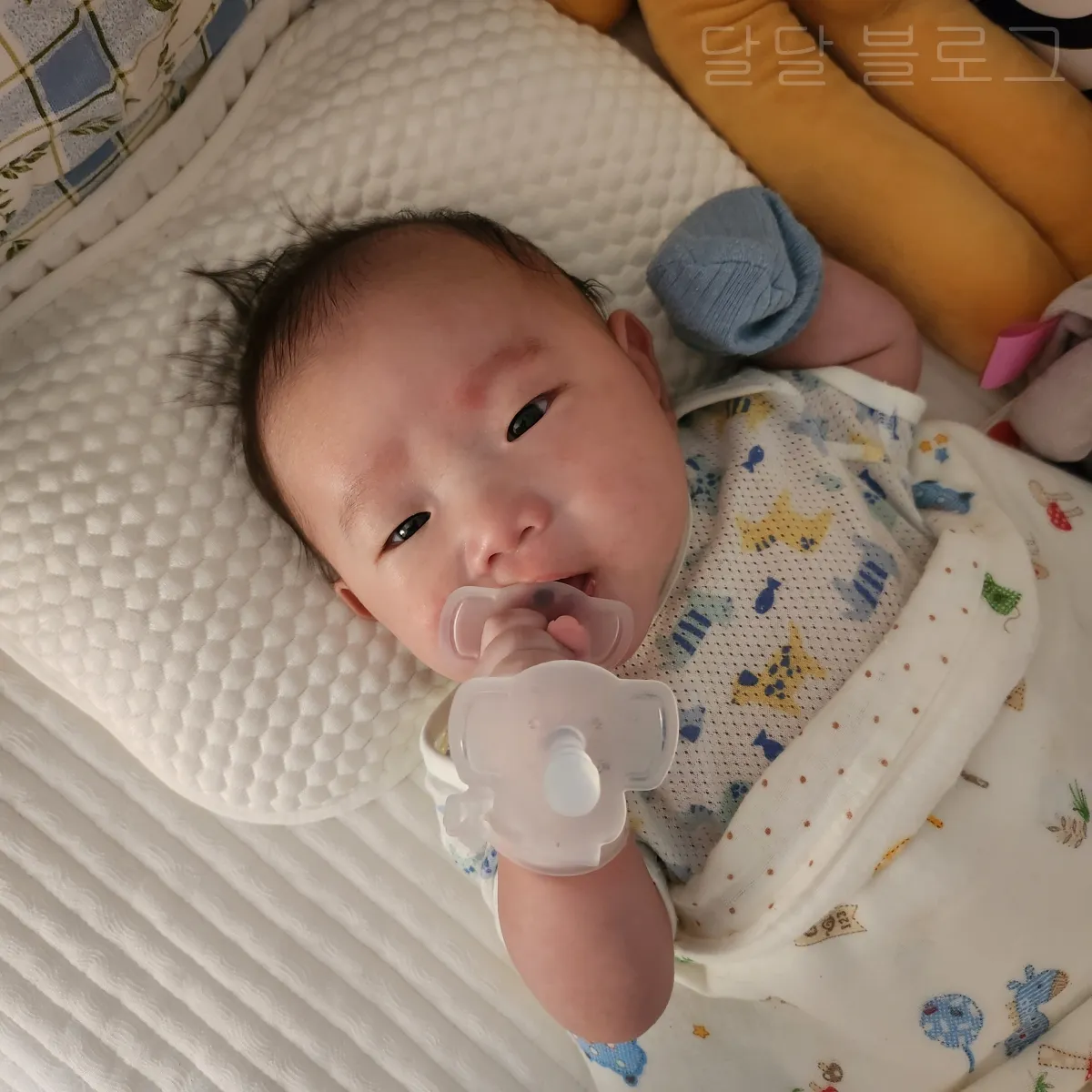 3개월-아기-놀이-치발기-장난감