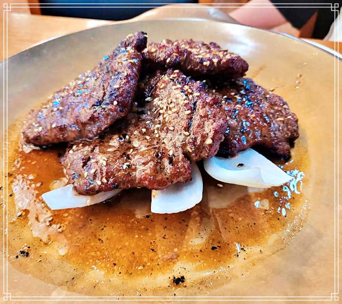 1913 광주 송정역 시장 맛집 송정리 향토 떡갈비 거리, 광주식 떡갈비, 뼈국